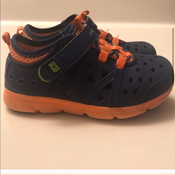 Striderite Shoes - Picture 4 of 6